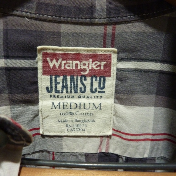 Wrangler Jeans Co. Men's SIZE M Premium Quality PLAID L/ Sleeve Button Up Shirt - Picture 2 of 6